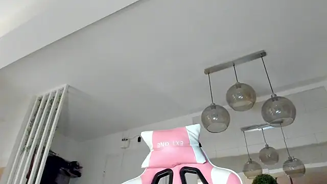 IreneVON online show from November 18, 4:28 am