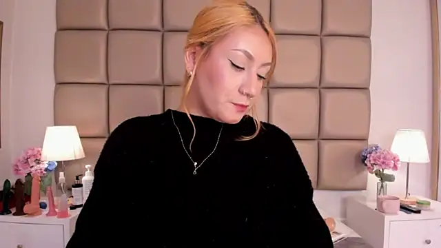 Snapshot of Emily_robertss chatting on January 17, 10:34 pm Emily robertss online show from January 17, 10:34 pm