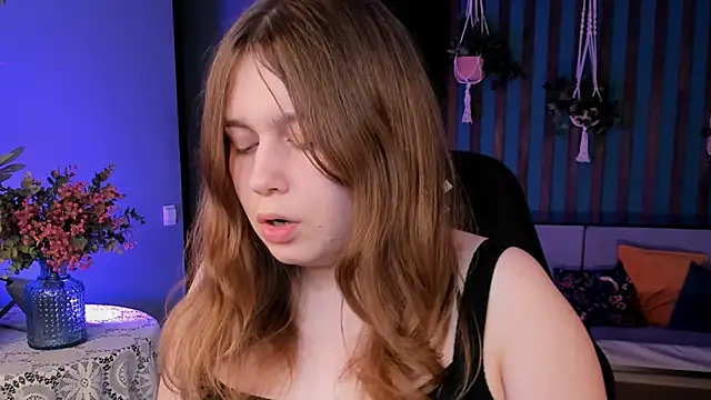 Snapshot of FioraMarmoris chatting on October 14, 1:23 pm FioraMarmoris online show from October 14, 1:23 pm