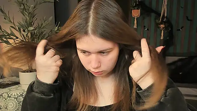 Snapshot of FioraMarmoris chatting on October 19, 5:19 am FioraMarmoris online show from October 19, 5:19 am