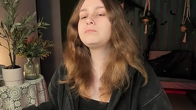 Snapshot of FioraMarmoris chatting on October 20, 1:44 pm FioraMarmoris online show from October 20, 1:44 pm