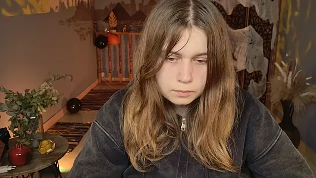 Snapshot of FioraMarmoris chatting on October 27, 1:37 pm FioraMarmoris online show from October 27, 1:37 pm