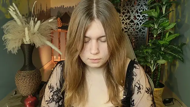 Snapshot of FioraMarmoris chatting on November 21, 6:12 am FioraMarmoris online show from November 21, 6:12 am