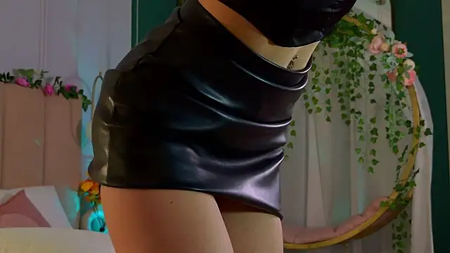 Eva Natsumi online show from December 5, 9:06 am