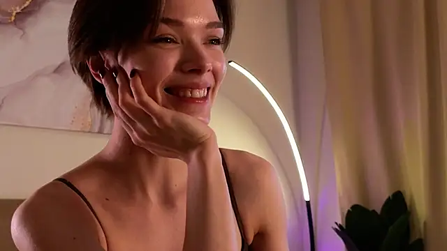 Eva Natsumi online show from March 1, 1:40 pm