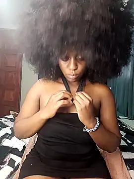 Snapshot of Queen-Chocolate chatting on April 15, 5:14 am Queen-Chocolate online show from April 15, 5:14 am