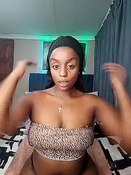 Snapshot of Queen-Chocolate chatting on April 19, 10:56 pm Queen-Chocolate online show from April 19, 10:56 pm