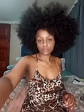 Snapshot of Queen-Chocolate chatting on May 14, 12:39 am Queen-Chocolate online show from May 14, 12:39 am