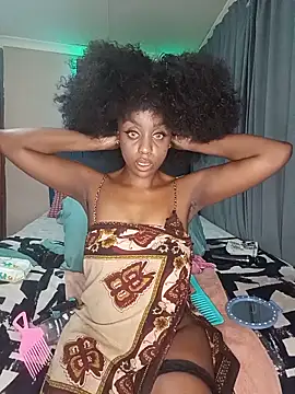 Snapshot of Queen-Chocolate chatting on May 18, 12:51 am Queen-Chocolate online show from May 18, 12:51 am