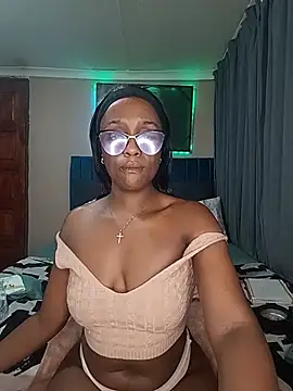 Snapshot of Queen-Chocolate chatting on May 31, 7:37 pm Queen-Chocolate online show from May 31, 7:37 pm