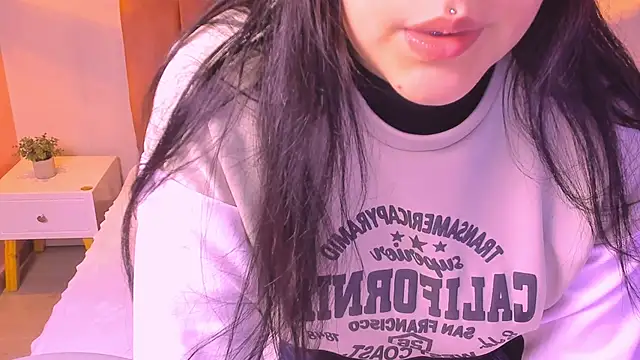 Lili Monroy online show from February 8, 12:50 pm