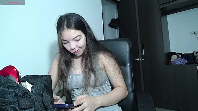 Snapshot of venelope1 chatting on April 5, 11:35 pm venelope1 online show from April 5, 11:35 pm