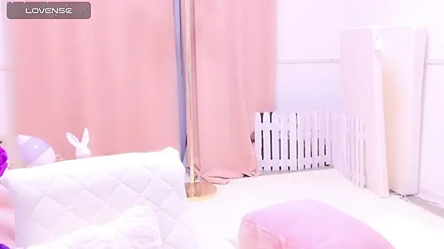 maii- online show from February 28, 6:41 pm