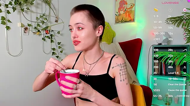 PamelaYong online show from March 13, 1:50 pm