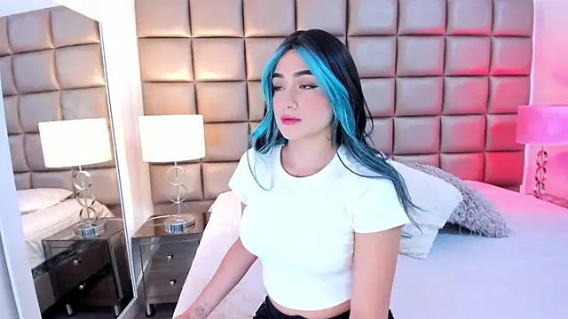 Snapshot of AnnyHizzle chatting on February 1, 9:40 pm AnnyHizzle online show from February 1, 9:40 pm