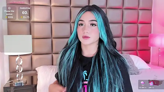 Snapshot of AnnyHizzle chatting on February 14, 9:53 pm AnnyHizzle online show from February 14, 9:53 pm