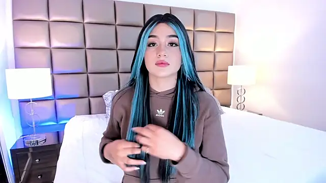 Snapshot of AnnyHizzle chatting on February 17, 9:30 pm AnnyHizzle online show from February 17, 9:30 pm