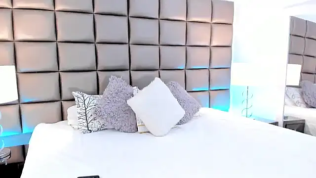 Snapshot of AnnyHizzle chatting on March 9, 9:57 pm AnnyHizzle online show from March 9, 9:57 pm