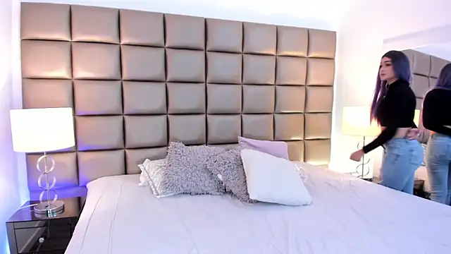 Snapshot of AnnyHizzle chatting on March 11, 9:26 pm AnnyHizzle online show from March 11, 9:26 pm