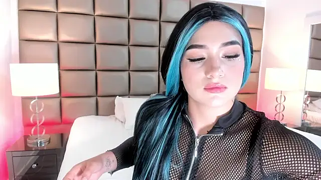 Snapshot of AnnyHizzle chatting on March 16, 9:05 pm AnnyHizzle online show from March 16, 9:05 pm