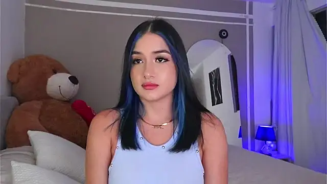 Snapshot of AnnyHizzle chatting on October 2, 2:18 am AnnyHizzle online show from October 2, 2:18 am