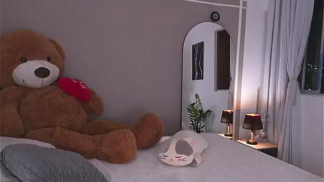 Snapshot of AnnyHizzle chatting on October 6, 1:58 am AnnyHizzle online show from October 6, 1:58 am