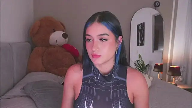 Snapshot of AnnyHizzle chatting on October 7, 1:14 am AnnyHizzle online show from October 7, 1:14 am