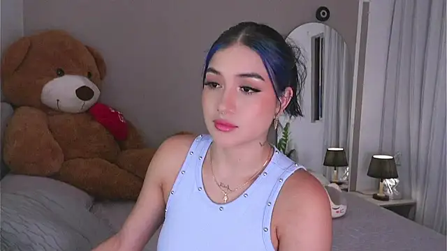 Snapshot of AnnyHizzle chatting on October 11, 11:03 pm AnnyHizzle online show from October 11, 11:03 pm