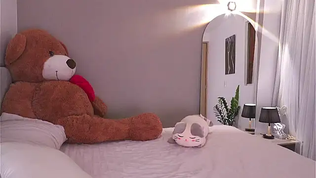 Snapshot of AnnyHizzle chatting on October 22, 2:01 am AnnyHizzle online show from October 22, 2:01 am