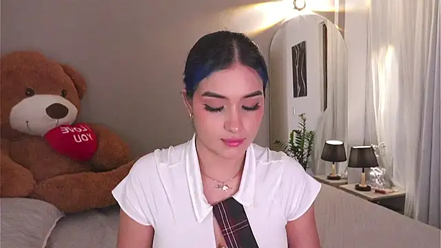 Snapshot of AnnyHizzle chatting on November 2, 5:10 am AnnyHizzle online show from November 2, 5:10 am