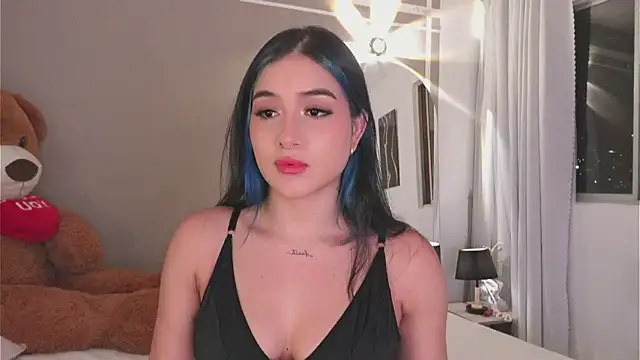 Snapshot of AnnyHizzle chatting on November 5, 2:11 am AnnyHizzle online show from November 5, 2:11 am