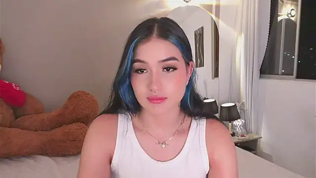 Snapshot of AnnyHizzle chatting on November 10, 4:44 am AnnyHizzle online show from November 10, 4:44 am