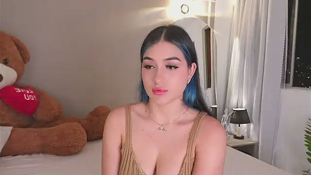 Snapshot of AnnyHizzle chatting on November 12, 2:01 am AnnyHizzle online show from November 12, 2:01 am