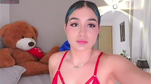 Snapshot of AnnyHizzle chatting on November 18, 1:22 am AnnyHizzle online show from November 18, 1:22 am