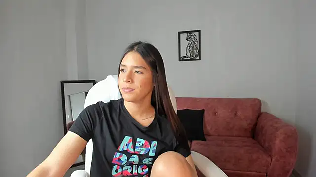 Alice23jones online show from January 4, 6:40 pm