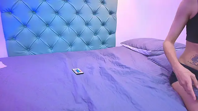Tinny and Candy online show from February 17, 4:37 pm