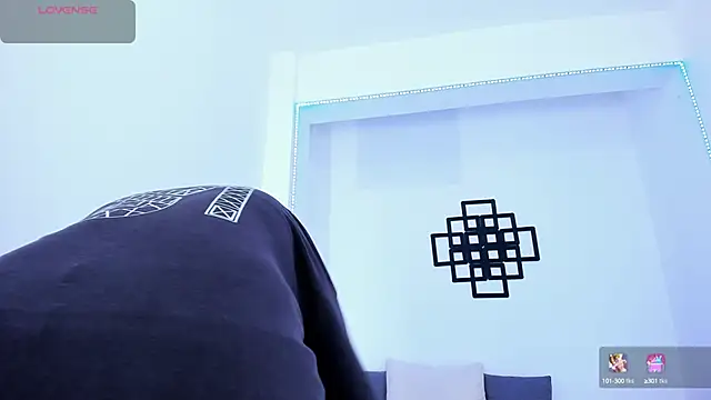 Snapshot of Tinny_and_Candy chatting on September 23, 10:18 am Tinny and Candy online show from September 23, 10:18 am