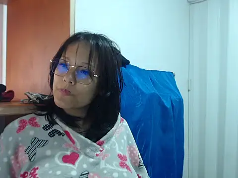 Snapshot of home_vlak chatting on March 14, 8:58 pm home vlak online show from March 14, 8:58 pm