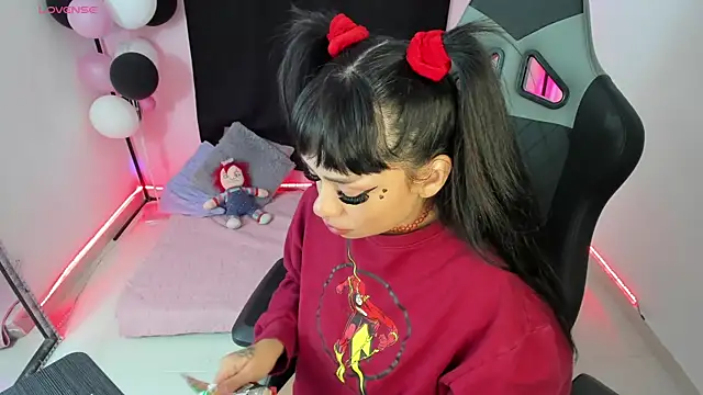 zoesullivan online show from December 5, 10:01 am