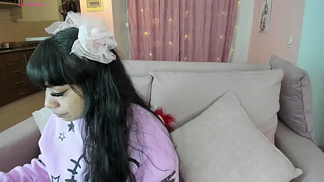 zoesullivan online show from January 13, 9:19 am