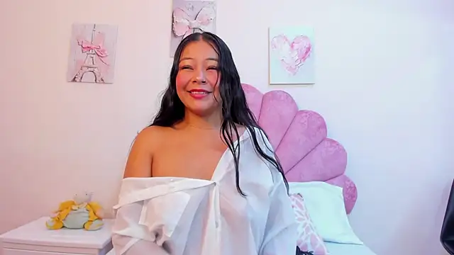 MilaaAdams online show from June 4, 11:38 am