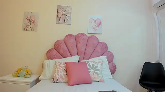 MilaaAdams online show from June 5, 10:54 am