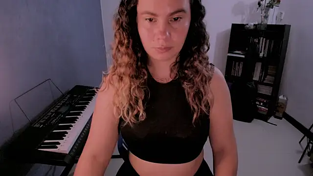 gigi stephans online show from July 28, 1:45 am