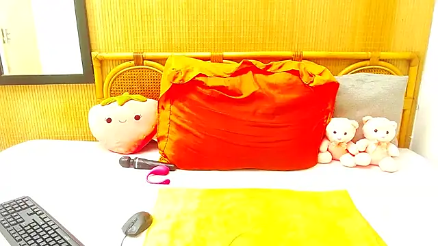 HugeMassiveBooty online show from March 4, 2:42 pm