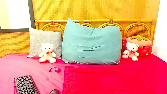 HugeMassiveBooty online show from March 5, 4:13 pm