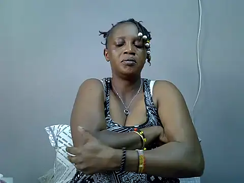 Snapshot of Hot_Caro chatting on December 7, 4:20 am Hot Caro online show from December 7, 4:20 am