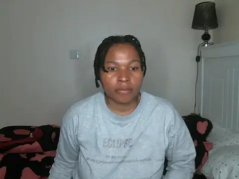 R-thequeen online show from December 1, 5:13 pm