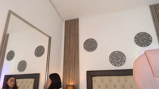 Snapshot of Julieta_De_Los_Angeles chatting on December 30, 8:15 pm Julieta De Los Angeles online show from December 30, 8:15 pm