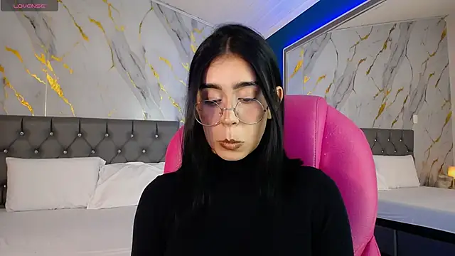 Snapshot of Julieta_De_Los_Angeles chatting on February 4, 3:54 am Julieta De Los Angeles online show from February 4, 3:54 am