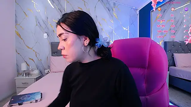 Snapshot of Julieta_De_Los_Angeles chatting on February 20, 3:34 am Julieta De Los Angeles online show from February 20, 3:34 am